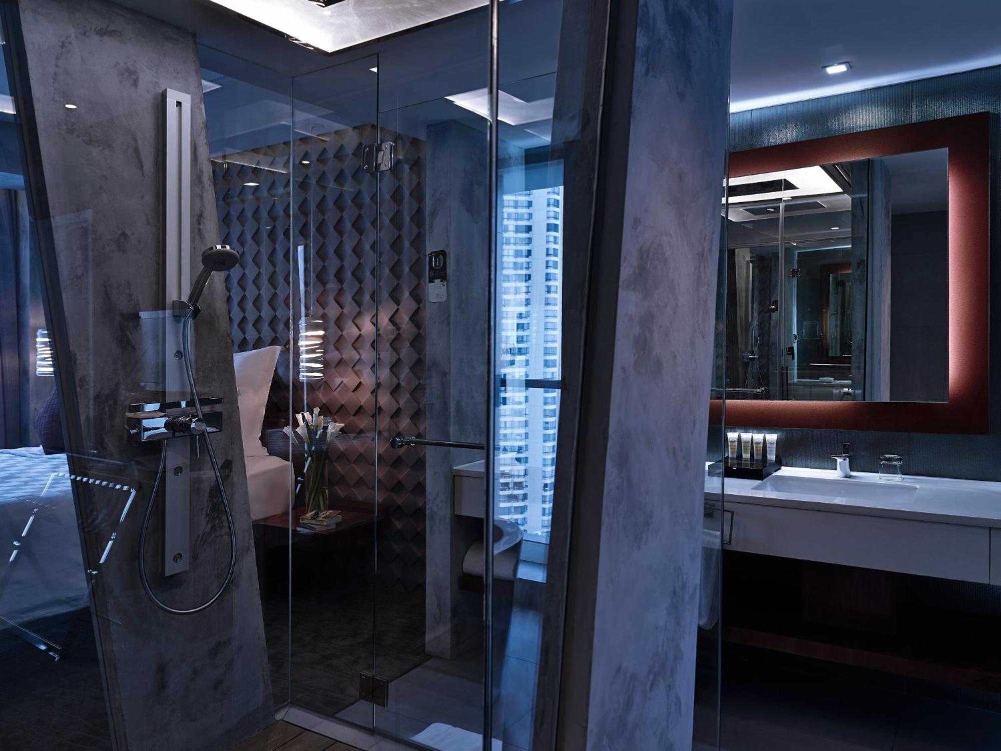 Pullman Jakarta Central Park Esterno foto Bathroom