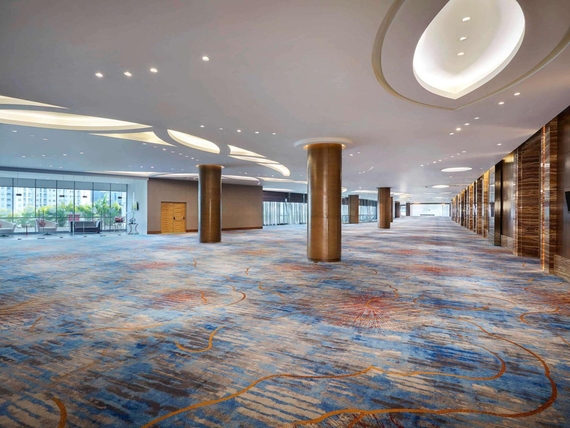 Pullman Jakarta Central Park Esterno foto The interior of the National Convention Centre