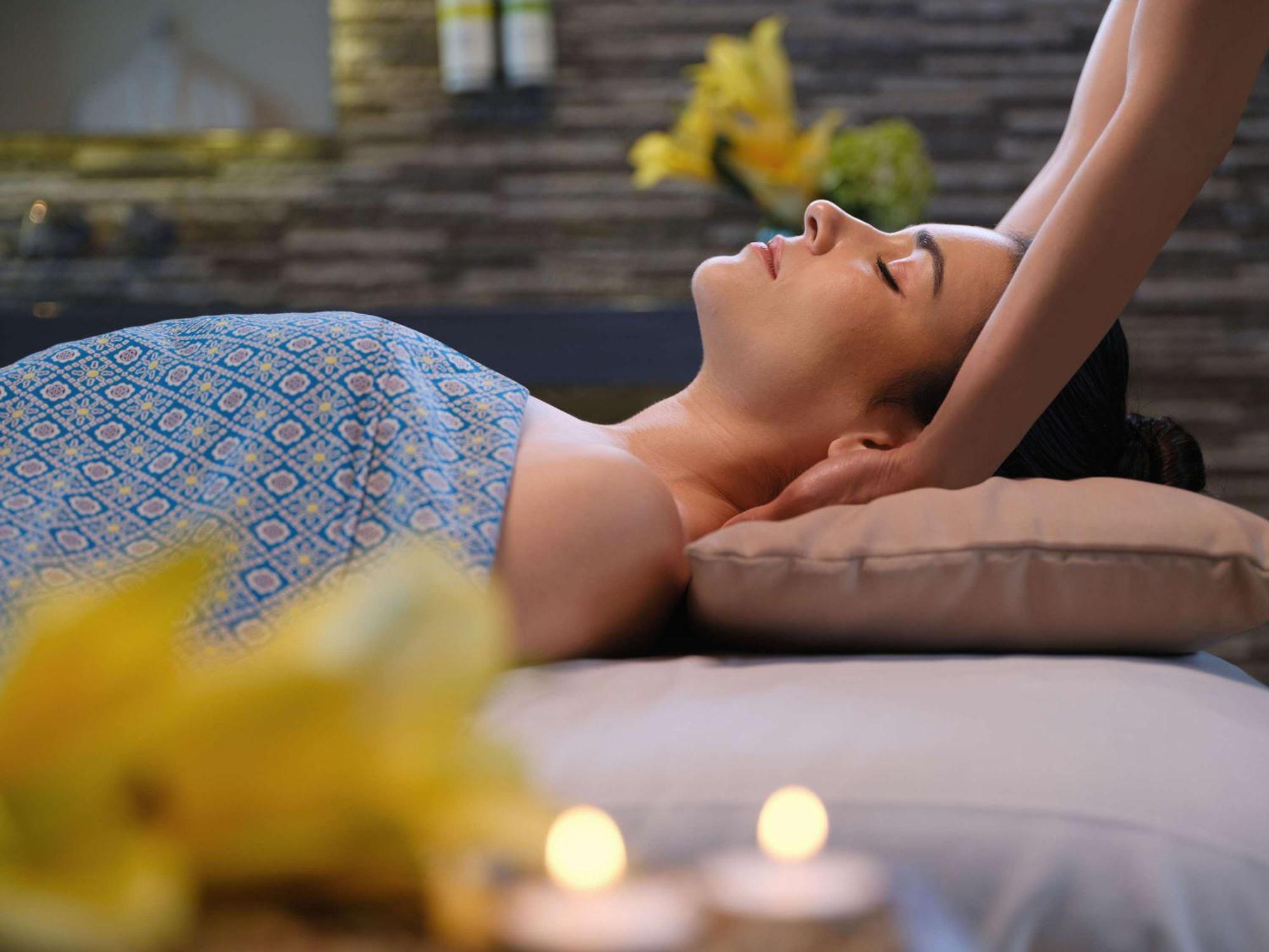 Pullman Jakarta Central Park Esterno foto Thai head massage