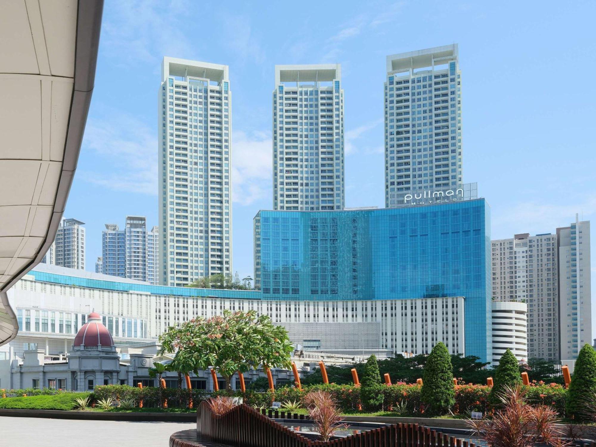 Pullman Jakarta Central Park Esterno foto The complex in 2016