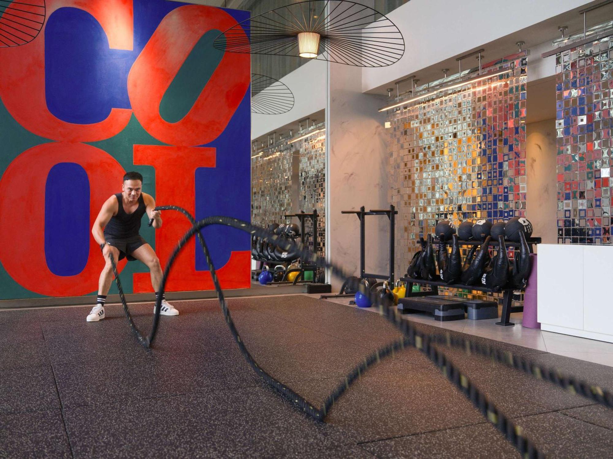 Pullman Jakarta Central Park Esterno foto The gym at the Standard East Village
